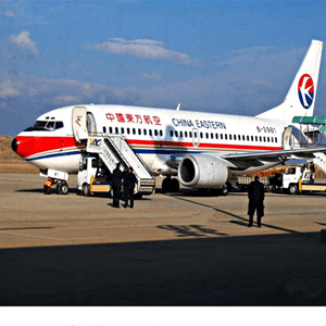 滋润机场货运航空快运业稳步发展的原因是什么？